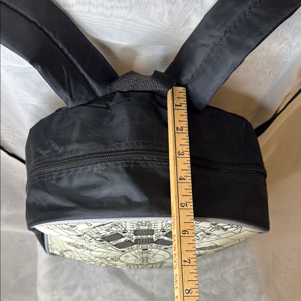 Star Wars Millennium Falcon Backpack - Picture 4 of 11